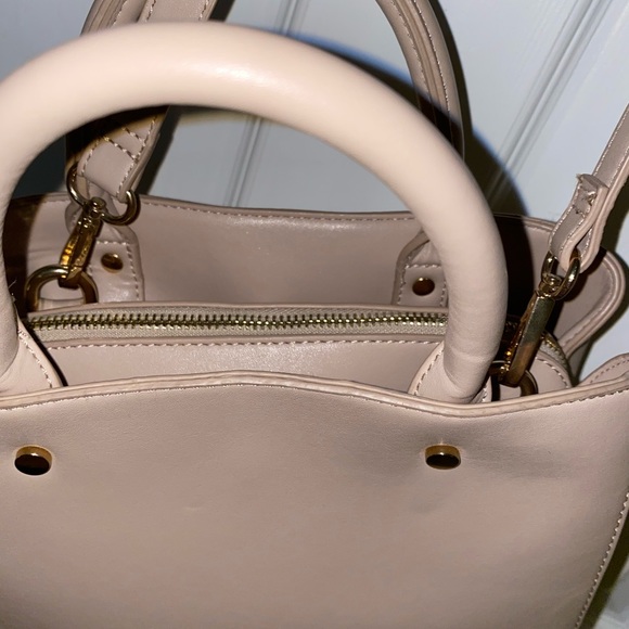 Purse with removable straps - Picture 3 of 4